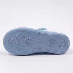 ZAPATILLAS DE CASA MEDIA BOTA APLICACIONES STITCH